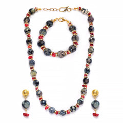 Eykaa Agate With Coral  Necklace With Earrings And A Bracelet On A White Background.