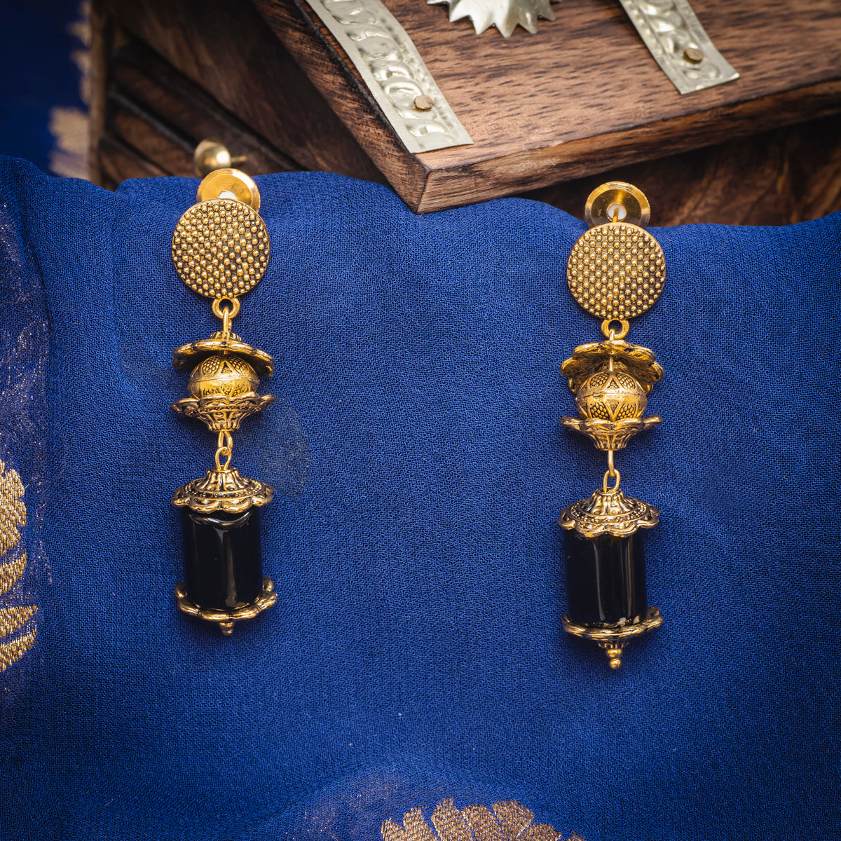 EYKAA GOLDEN CHAIN WITH BLACK ONYX TUBE AND GOLDEN PENDANT DOUBLE LAYERED NECKLACE WITH GOLDEN CHANCE AND EARRINGS