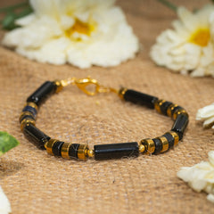 Eykaa Illuminate Whispers: Agate & Golden Hematite Bracelet