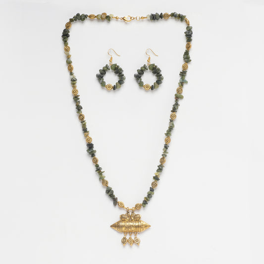 NEPHRITE JADE, NECKLESS WITH EARRINGS