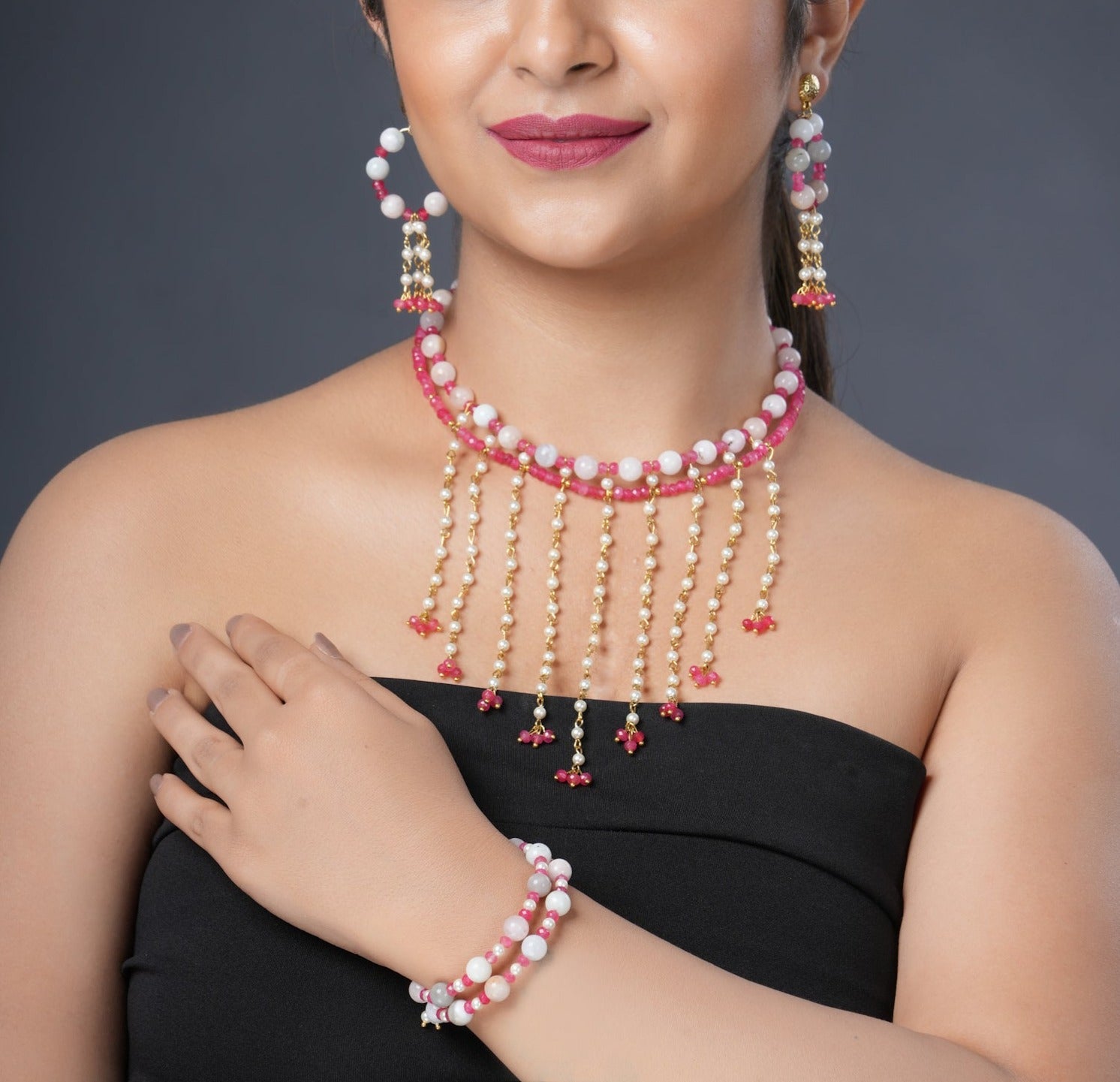 Girl Model Wearing Eykaa Morganite With Jade And Shell Pearl Bracelet With Necklace And Earrings.
Eykaa
stone jewellery
womens jewellery
earing for women
bracelet for women
necklace for women
jewellery stores