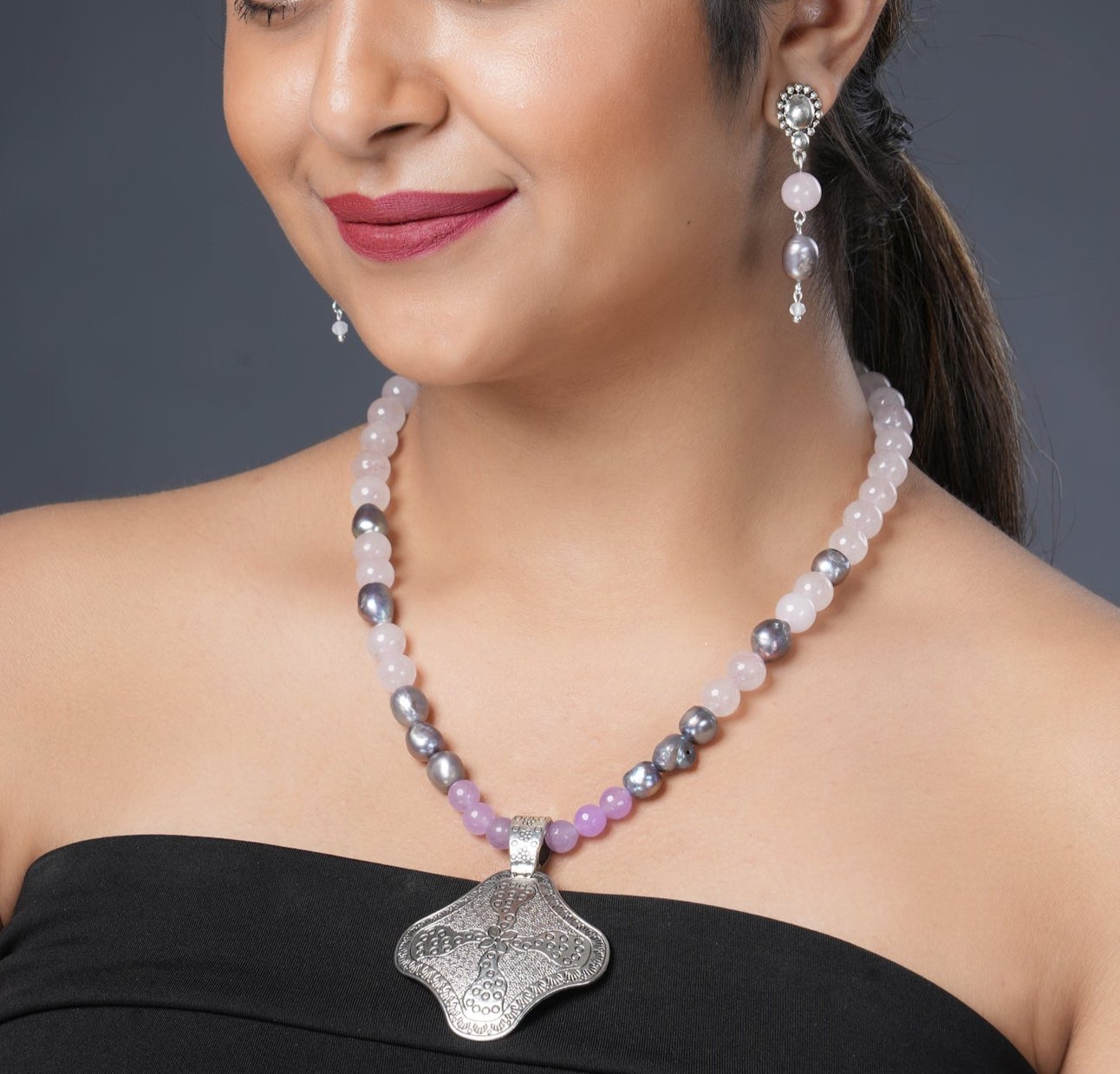 Girl Model Wearing Eykaa Rose Quartz, Jade, And Freshwater Pearl Necklace With Earrings.