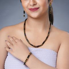 Eykaa Illuminate Whispers: Agate & Golden Hematite Earrings