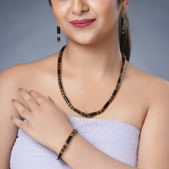 Eykaa Illuminate Whispers: Agate & Golden Hematite Bracelet