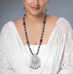 Eykaa Glorious Dynamic: Carnelian, Agate & Hematite Necklace With Earrings