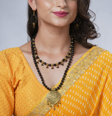 Eykaa Glorious Wonder: Black Faceted Jade Necklace With Earrings