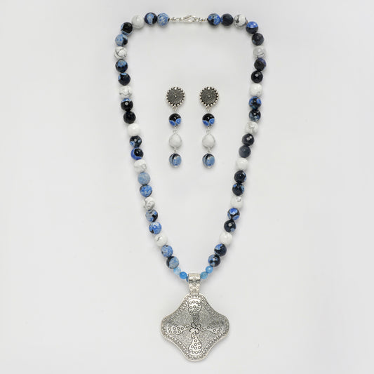 Eykaa Glorious Grace: Agate & White Howlite Necklace With Earrings