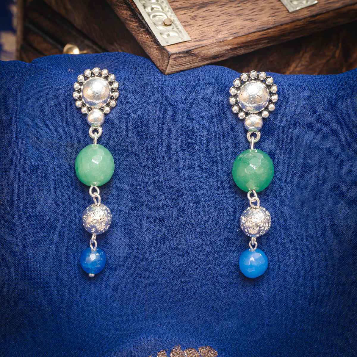 BLUE AND GREEN JADE WITH SILVER PENDANT SILVER BEADS. PENDANT WITH EARRINGS