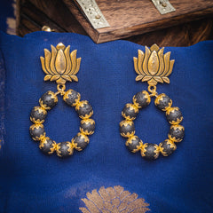 Eykaa LAVA AND GOLDEN LAVA NECKLACE WITH EARRINGS.