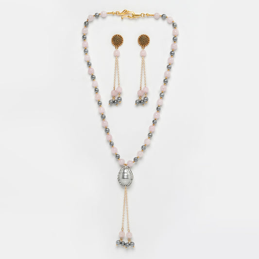 Eykaa Rose Quartz With Shell Pearls And Shell Pearl Necklaces With Earrings On A White Background.