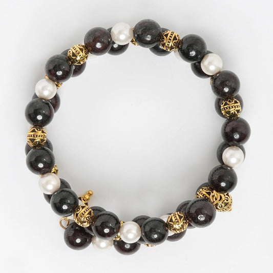 Eykaa Garnet With Freshwater Pearl And Shell Pearl Bracelet On A White Background.