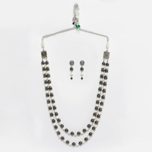 Eykaa Hematite And Freshwater Pearl Necklace With Earrings On A White Background.