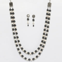 Eykaa Hematite And Freshwater Pearl Necklace With Earrings On A White Background.