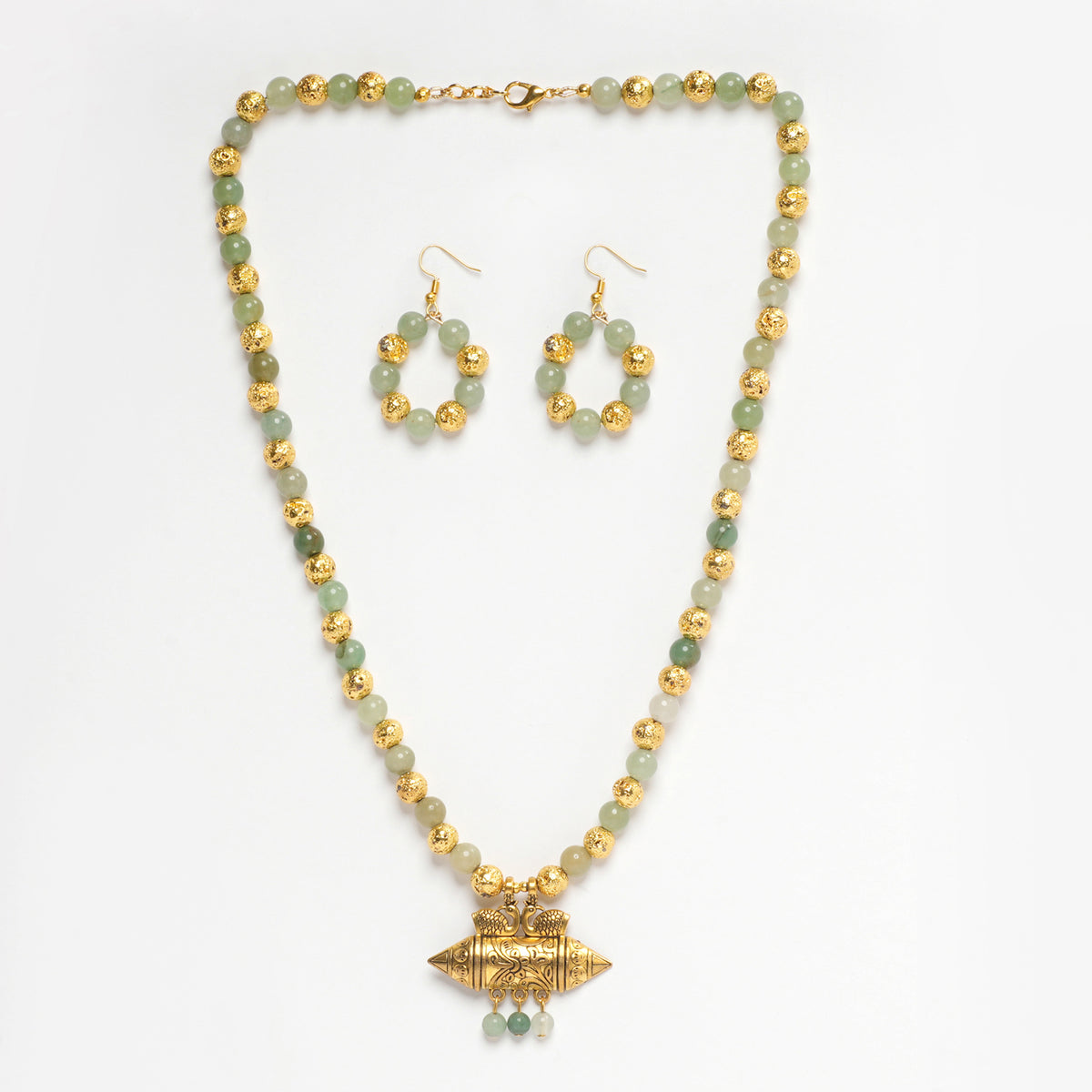 EYKAA GREEN AVENTURINE, GOLDEN LAVA, WITH GOLDEN PENDANT NECKLACE WITH EARRINGS.