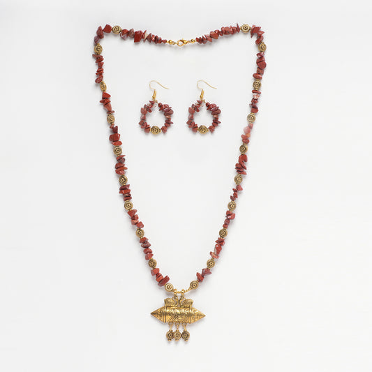 Eykaa Glorious Essence : Red Jasper & Golden Pendant Necklace With Earrings Set