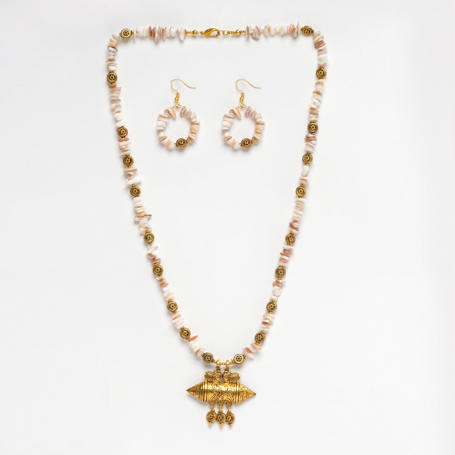 MOTHER OF PEARL WITH GOLDEN PENDANT NECKLACE WITH EARRINGS