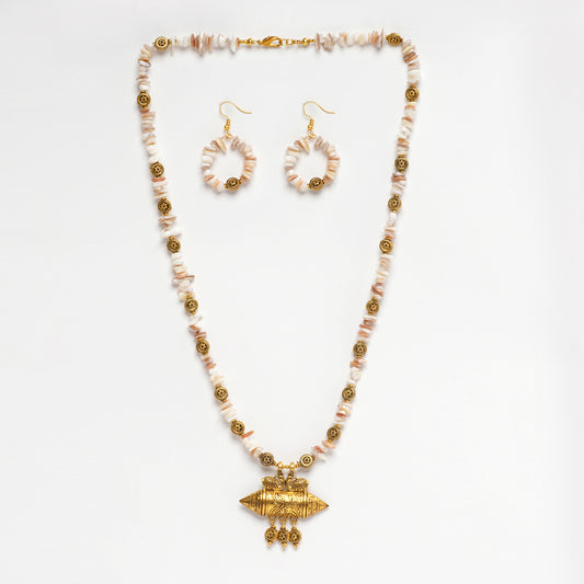 MOTHER OF PEARL WITH GOLDEN PENDANT NECKLACE WITH EARRINGS