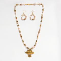 MOTHER OF PEARL WITH GOLDEN PENDANT NECKLACE WITH EARRINGS