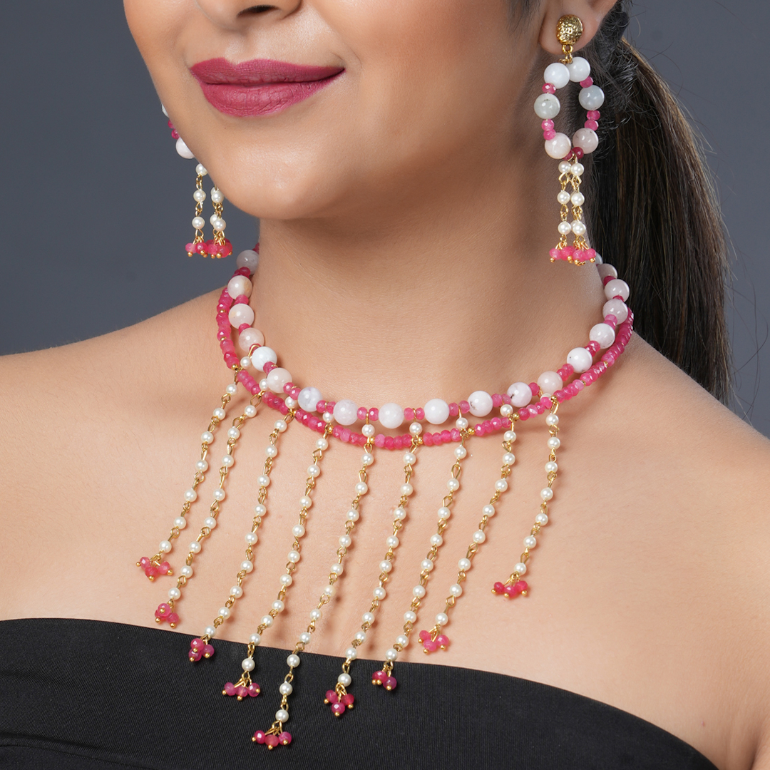  Girl Model Wearing Eykaa Morganite With Jade And Shell Pearl Necklace With Earrings.