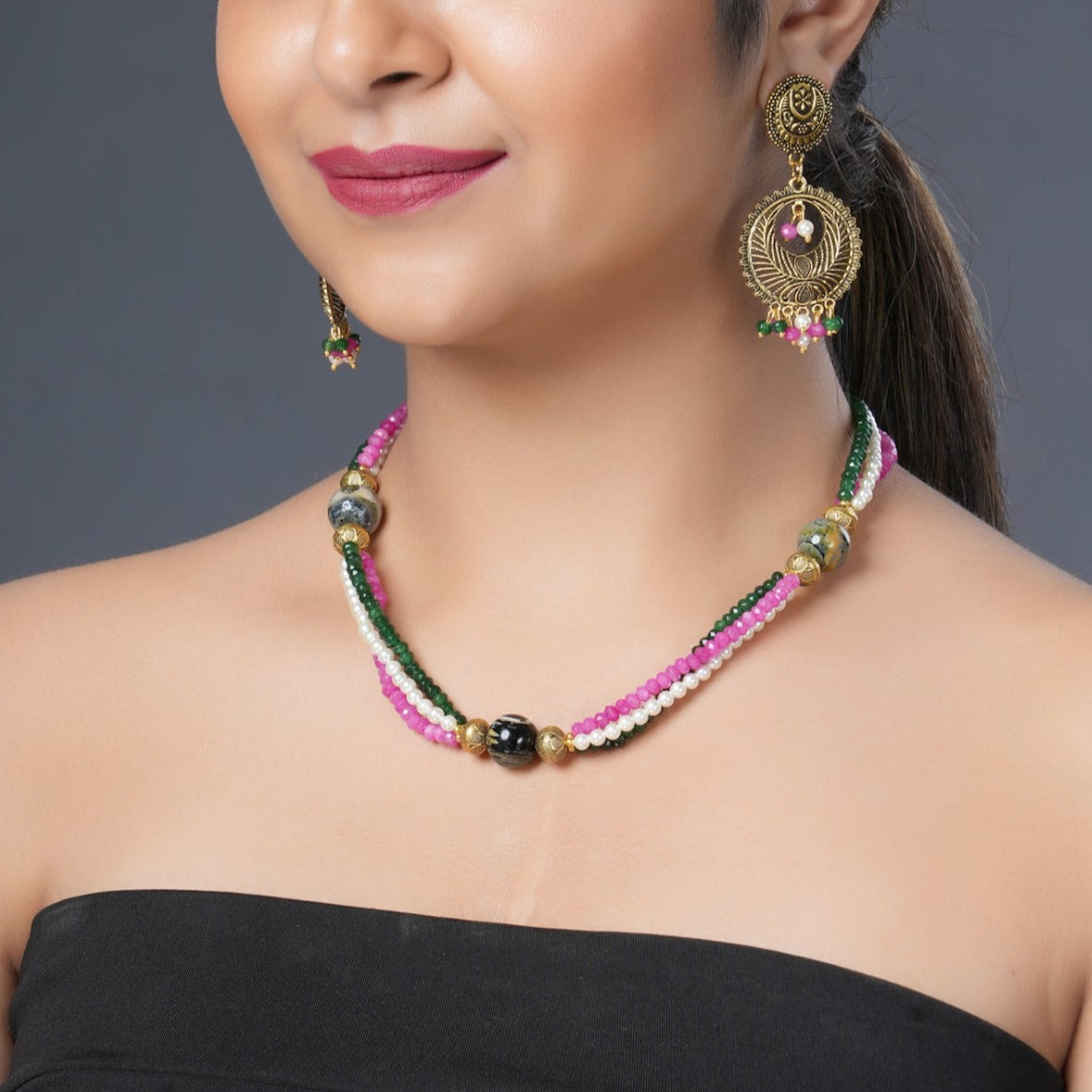 Girl Model Wearing Eykaa Jade With Agate And Shell Pearl Necklace With Earrings.