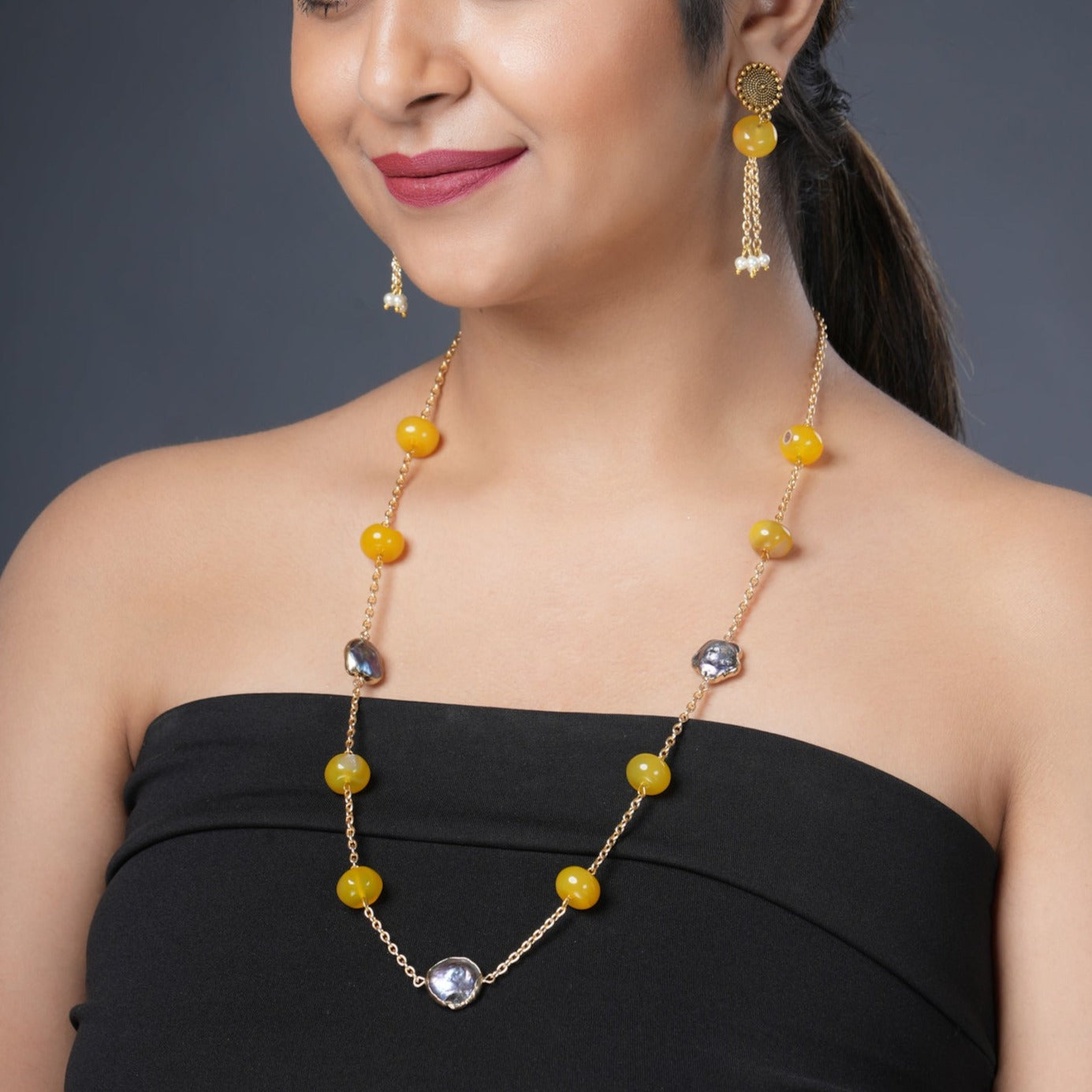 Girl Model Wearing Eykaa Yellow Agate With Freshwater Pearl Necklace And Earrings.