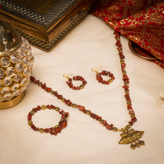 Eykaa Glorious Essence : Red Jasper & Golden Pendant Necklace With Earrings Set