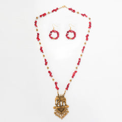  Eykaa White And Red Coral Necklace With Golden Beads  Pendant And  Earrings On A White Background.