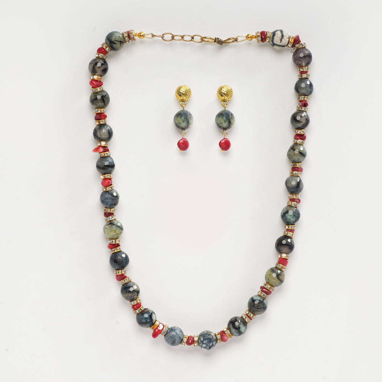 Eykaa Agate With Coral And Golden Diamond Charms Necklace With Earrings On A White Background.