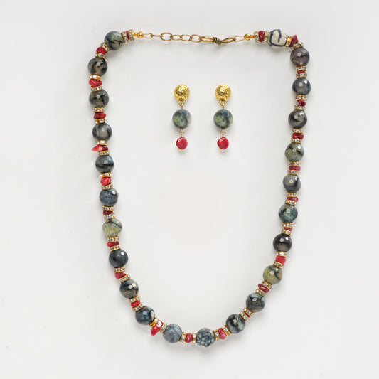 Eykaa Agate With Coral And Golden Diamond Charms Necklace With Earrings On A White Background.