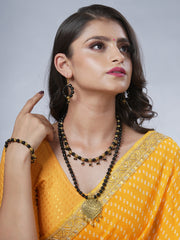 Eykaa Glorious Wonder: Black Faceted Jade Necklace With Earrings